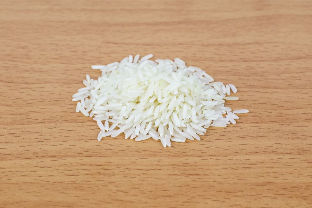 ρυζι λευκο σε τραπεζι